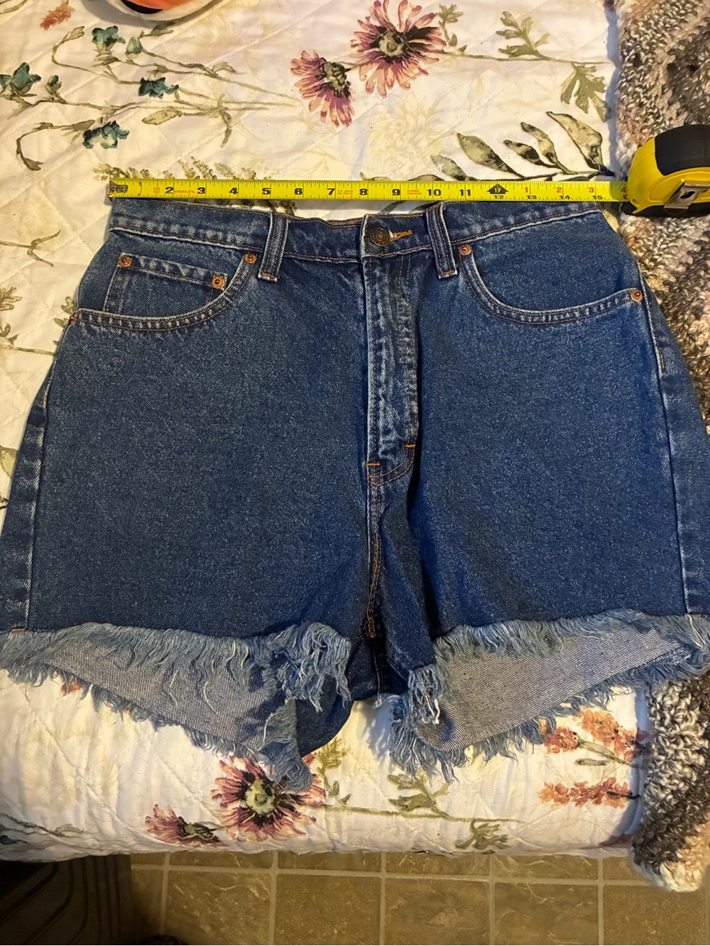 Vintage High-Rise Raw Hem Denim Shorts - Blue